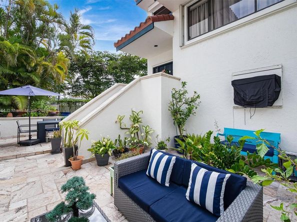 2000 S Bayshore Dr 69, Miami FL 33133