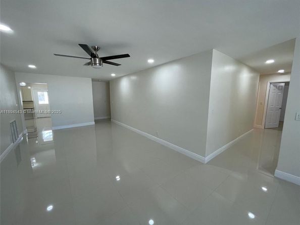 5181 NE 17th Ave, Pompano Beach FL 33064