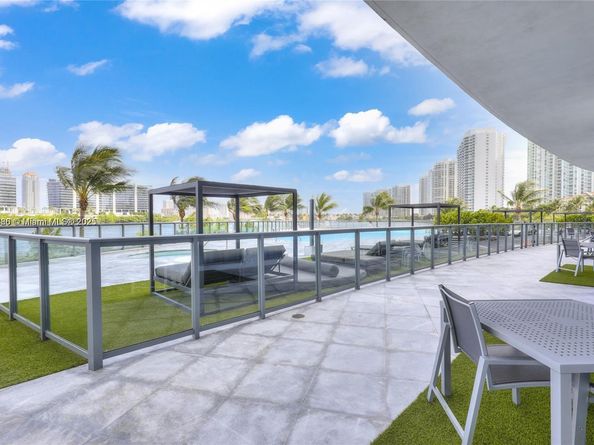 3300 NE 188th St 818, Aventura FL 33180