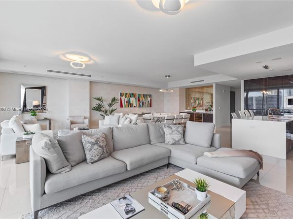 3300 NE 188th St 818, Aventura FL 33180