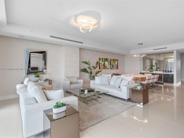 3300 NE 188th St 818, Aventura FL 33180