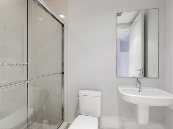 3300 NE 188th St 818, Aventura FL 33180