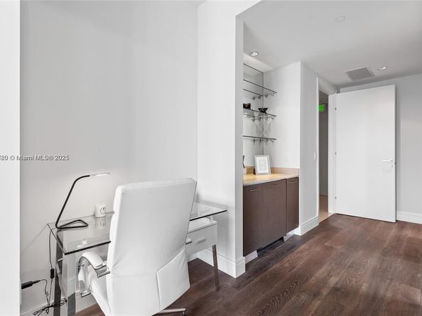 3300 NE 188th St 818, Aventura FL 33180