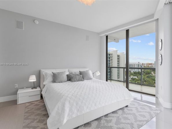 3300 NE 188th St 818, Aventura FL 33180