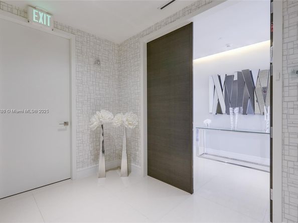 3300 NE 188th St 818, Aventura FL 33180