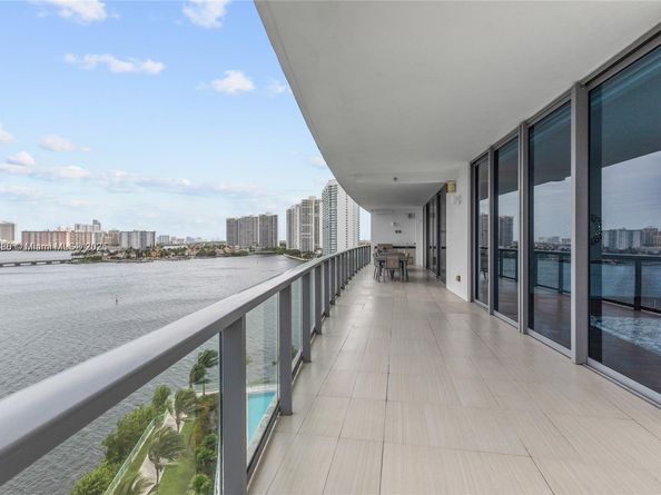 3300 NE 188th St 818, Aventura FL 33180