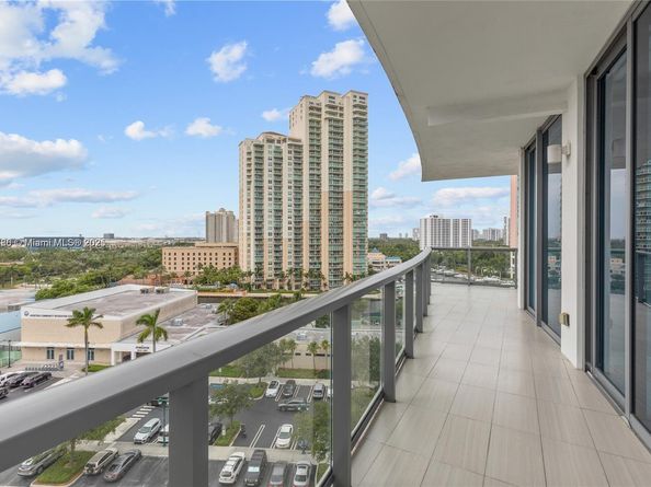 3300 NE 188th St 818, Aventura FL 33180