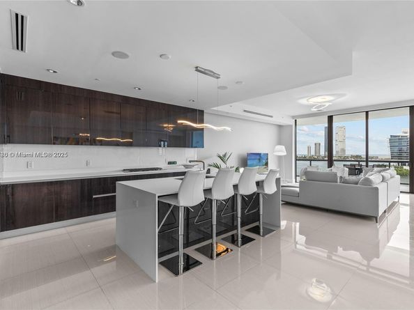 3300 NE 188th St 818, Aventura FL 33180