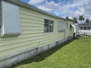 8397 SW 21st Ct, Davie FL 33324
