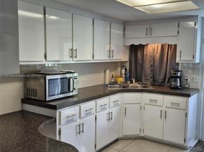 8397 SW 21st Ct, Davie FL 33324