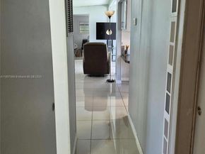 8397 SW 21st Ct, Davie FL 33324