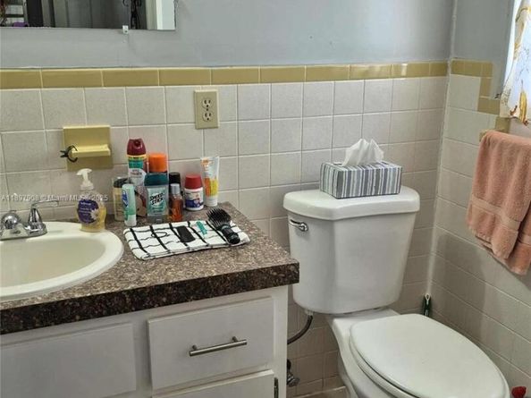 8397 SW 21st Ct, Davie FL 33324
