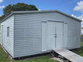 8397 SW 21st Ct, Davie FL 33324