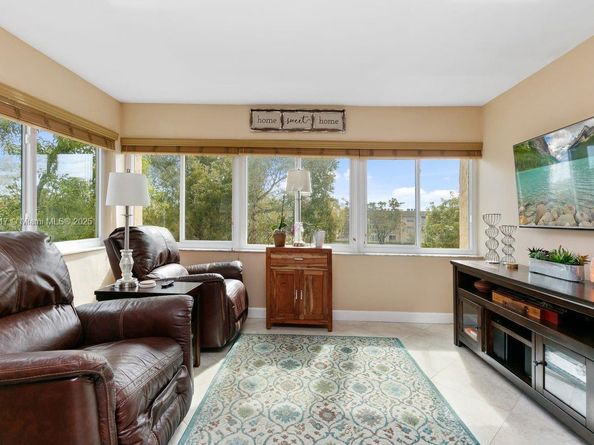 9310 Sunrise Lakes Blvd 301, Sunrise FL 33322