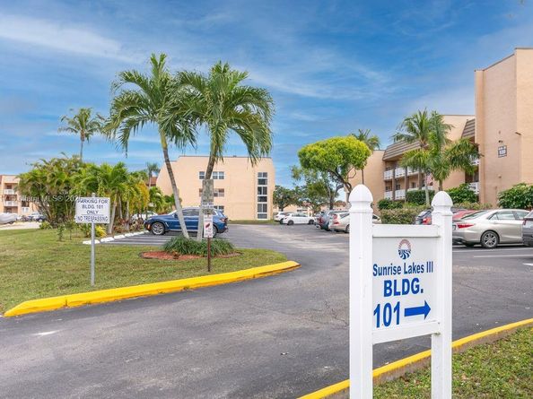 9310 Sunrise Lakes Blvd 301, Sunrise FL 33322