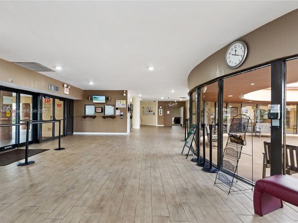 9310 Sunrise Lakes Blvd 301, Sunrise FL 33322