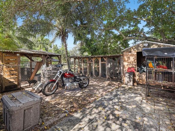 2441 SW 43rd Ave, Fort Lauderdale FL 33317