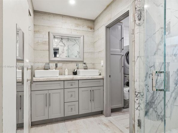 2441 SW 43rd Ave, Fort Lauderdale FL 33317