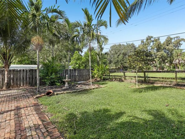 2441 SW 43rd Ave, Fort Lauderdale FL 33317