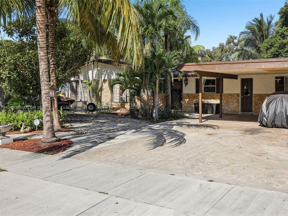 2441 SW 43rd Ave, Fort Lauderdale FL 33317