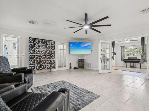 2441 SW 43rd Ave, Fort Lauderdale FL 33317