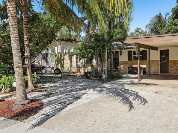 2441 SW 43rd Ave, Fort Lauderdale FL 33317