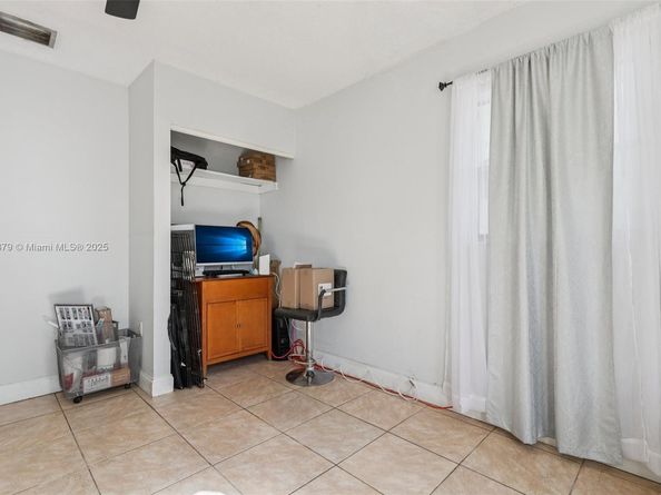 2441 SW 43rd Ave, Fort Lauderdale FL 33317