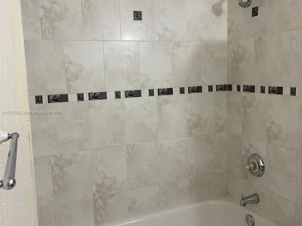 20311 NE 2nd Ave 27, Miami FL 33179
