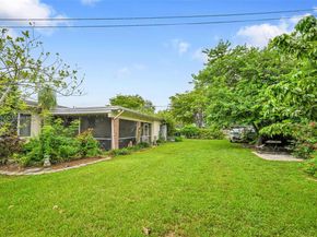 85 NW 21st St, Homestead FL 33030