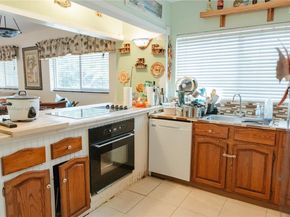 85 NW 21st St, Homestead FL 33030