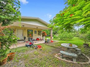 85 NW 21st St, Homestead FL 33030