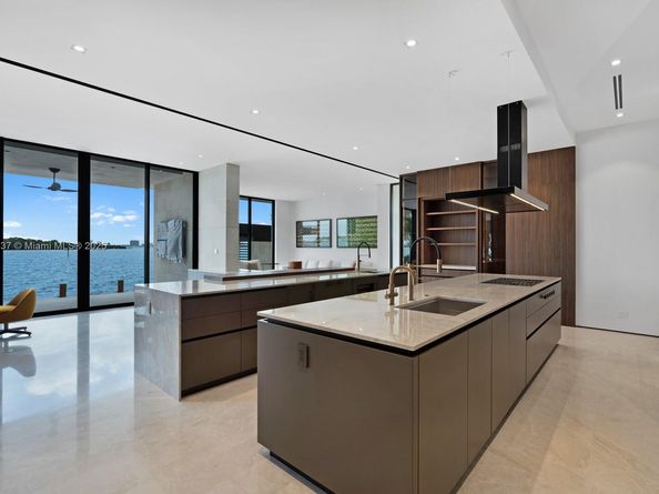 11404 N Bayshore Dr, North Miami FL 33181