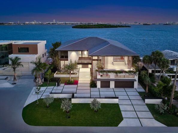 11404 N Bayshore Dr, North Miami FL 33181