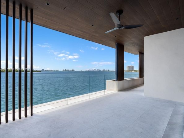 11404 N Bayshore Dr, North Miami FL 33181