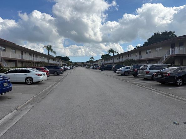 7605 NW 5th Ct 102, Margate FL 33063