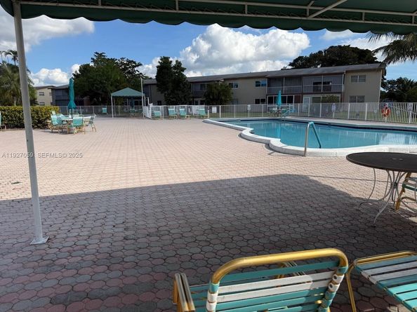 7605 NW 5th Ct 102, Margate FL 33063