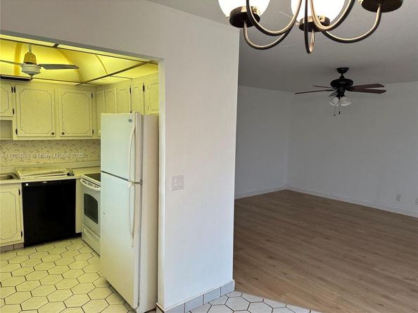 25 Saxony A A, Delray Beach FL 33446