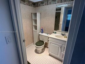 25 Saxony A A, Delray Beach FL 33446