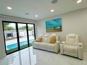 2121 SW 61st Ave, Miami FL 33155