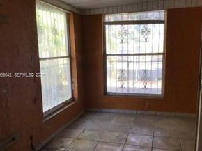 546 NW 8th Ave, Homestead FL 33030