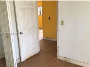 546 NW 8th Ave, Homestead FL 33030