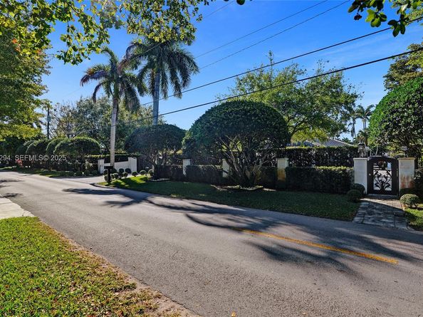 10400 SW 62nd St, Miami FL 33173