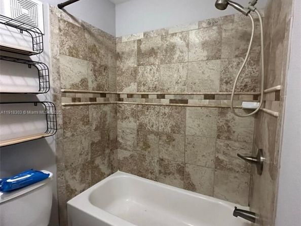 19155 NW 67th Pl, Hialeah FL 33015