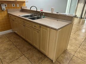 19155 NW 67th Pl, Hialeah FL 33015