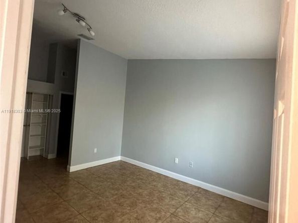 19155 NW 67th Pl, Hialeah FL 33015