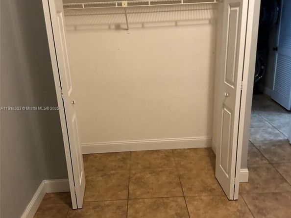 19155 NW 67th Pl, Hialeah FL 33015