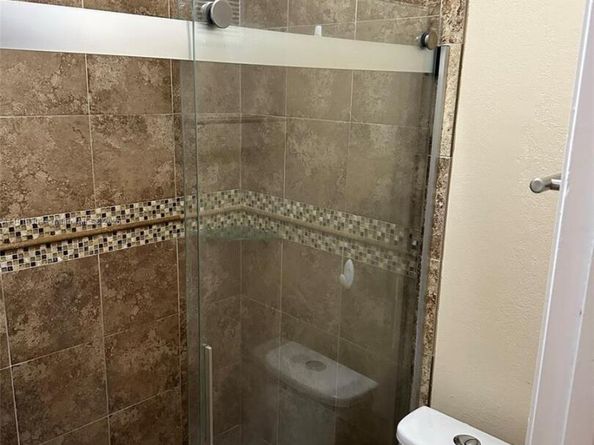 19155 NW 67th Pl, Hialeah FL 33015