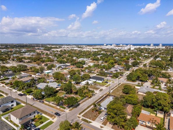 607 SW 3rd St, Delray Beach FL 33444