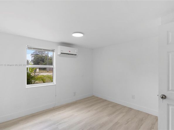 607 SW 3rd St, Delray Beach FL 33444