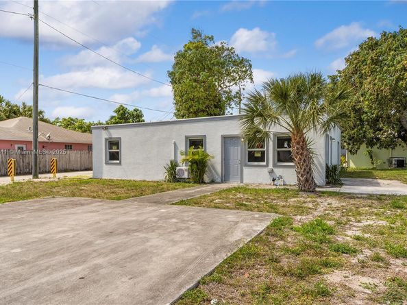 607 SW 3rd St, Delray Beach FL 33444